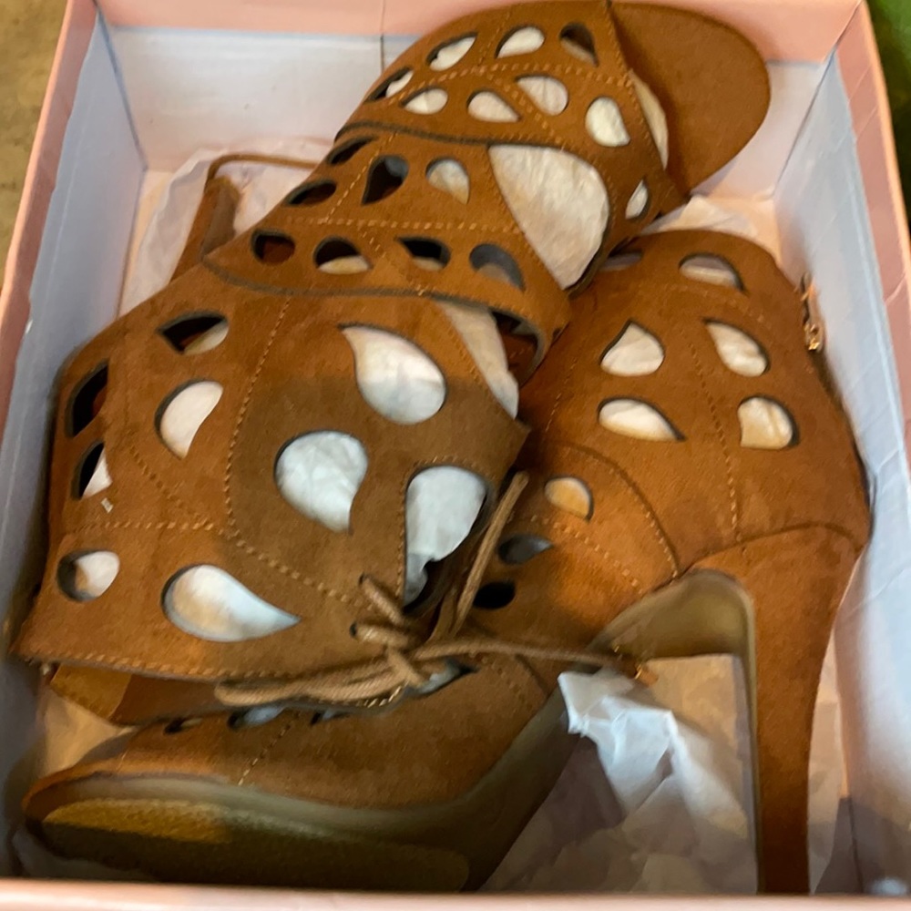 M&L SUEDE STILETTO Gladiator HEELS 7.5